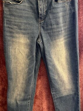 Nichole Miller Slim Straight Jeans in Faded Blue Denim